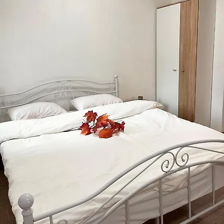 Apartmaji Pod Lipo Apartman Kamnik