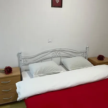 Apartmaji Pod Lipo *