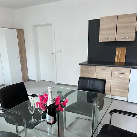 Apartmaji Pod Lipo Apartman *
