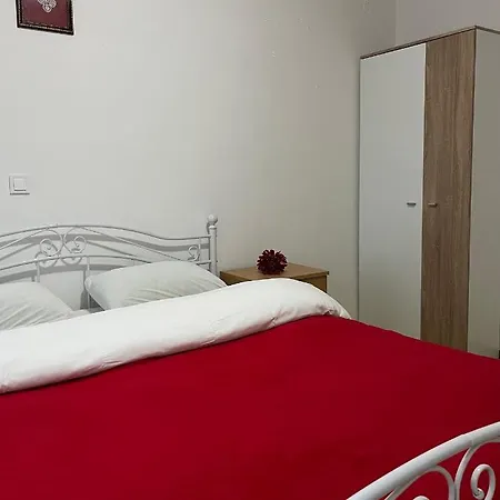 Apartmaji Pod Lipo