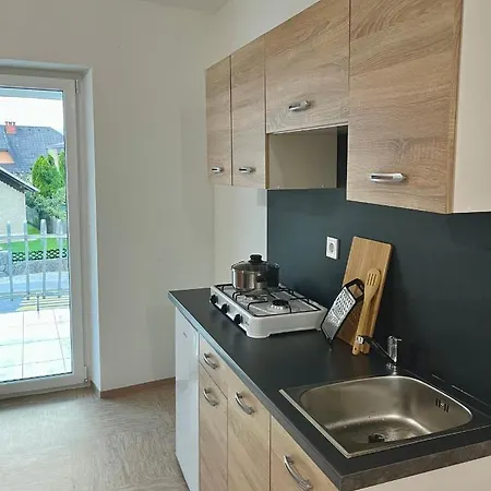 Apartmaji Pod Lipo Apartment